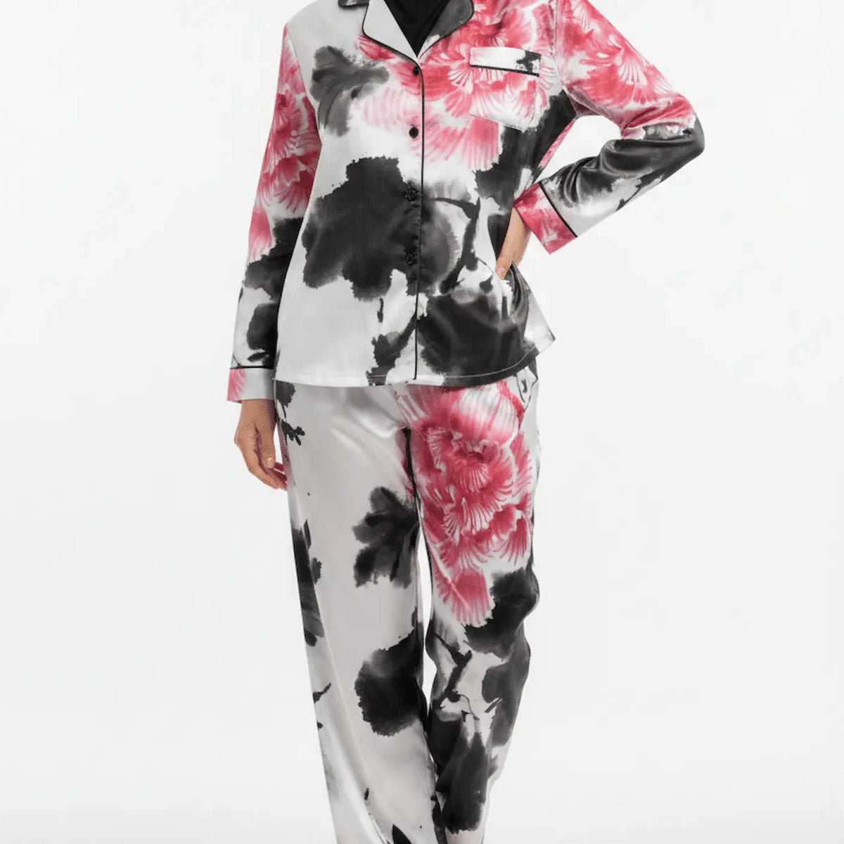 Peony Reverie Set – Pyjama-Set aus Satin mit Blütenmuster in Rouge